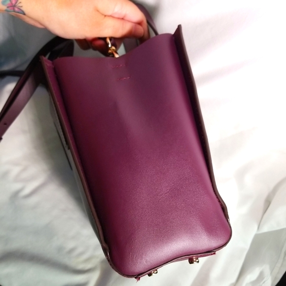 Kate Spade Mini Nelle Putnam Drive Convertible Tote in Plum Leather - Picture 5 of 12